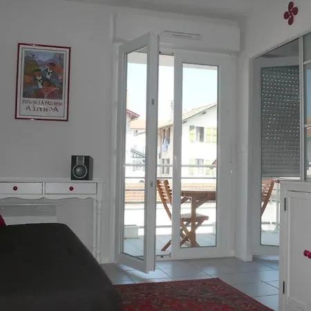 St Jean De Luz, Appt 2 Pers Dans Quartier A 10 Mn Marche A Pieds *